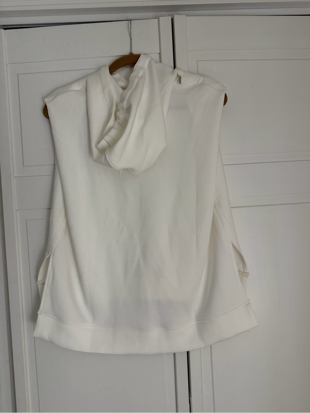 SPANX White Sleeveless Hoodie Top - Picture 2 of 2